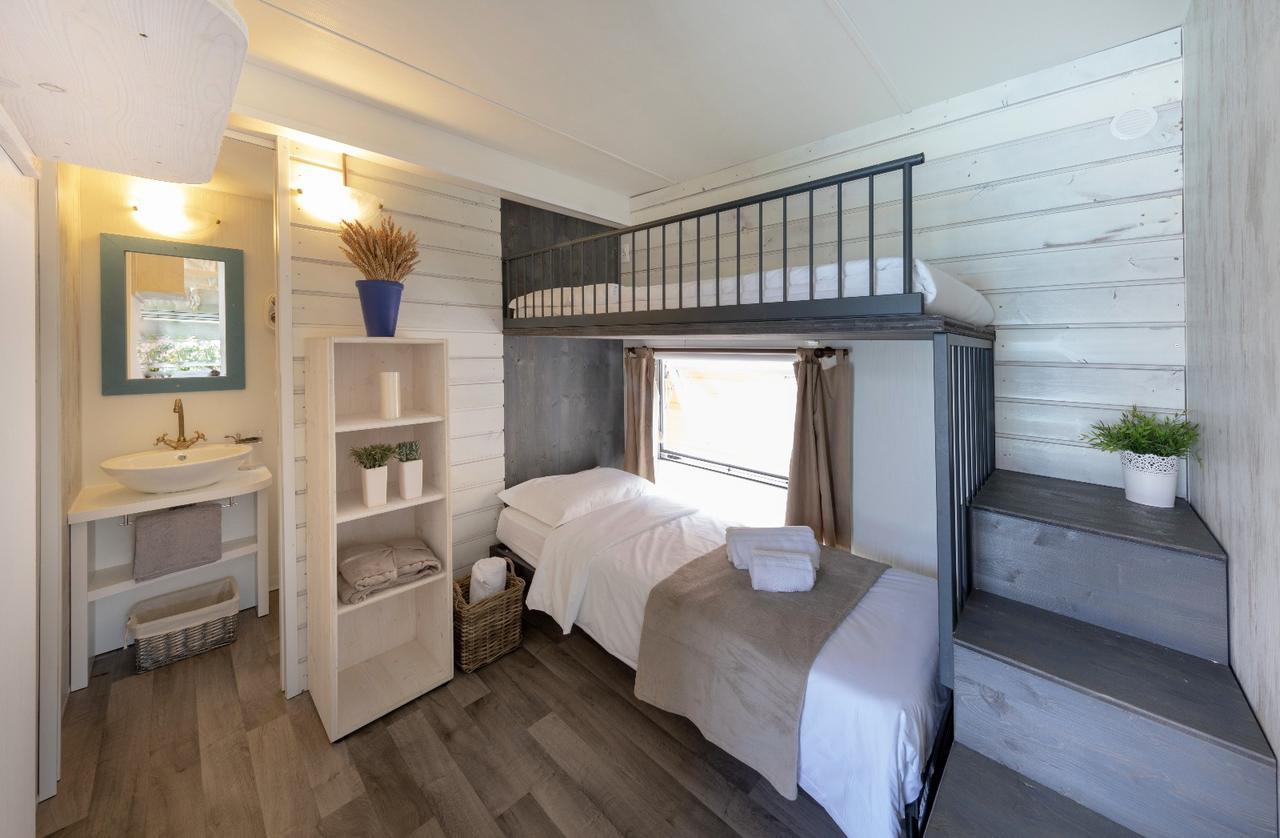 Il Borgo Delle Arti Hotel แวร์บาเนีย ภายนอก รูปภาพ
