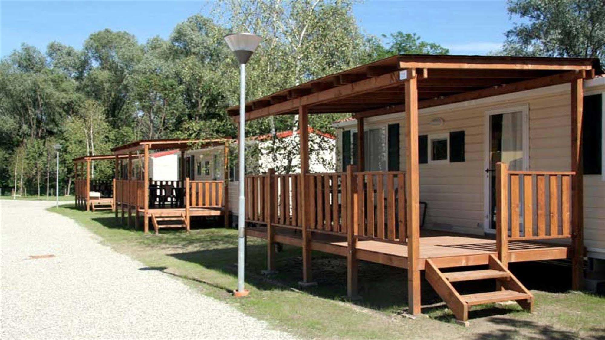 Il Borgo Delle Arti Hotel แวร์บาเนีย ภายนอก รูปภาพ